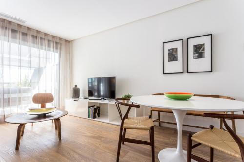 Puerta del Sol by Home at Homes
