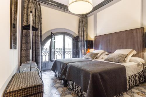 Puerta de la Victoria by Home at Homes