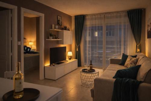 Evita Luxury Apartments - Near Playa Los Locos Beach with Pool photo 3