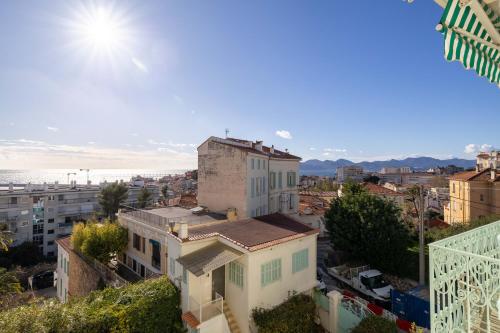 20 LACROIX - Cozy 2-bedroom apartment with balcony and sea view