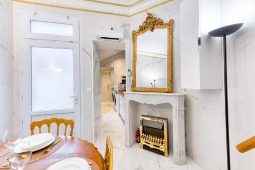 Studio Charme Royal - LOUIS XV - Metro 13