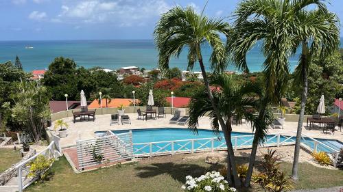 Piscina a Halcyon Views o a prop