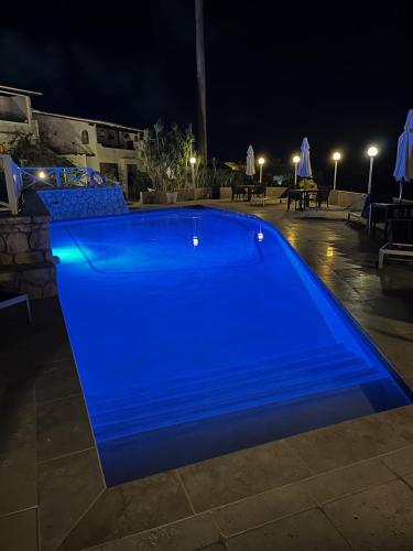 Piscina a Halcyon Views o a prop