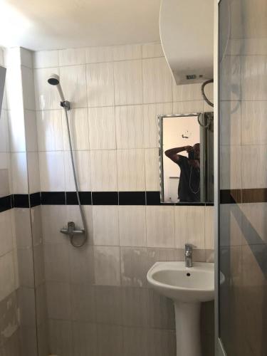 Studio terrasse 05 Furnished Almadies