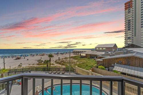 Beachfront Condo With Beautiful Sunset photo 15