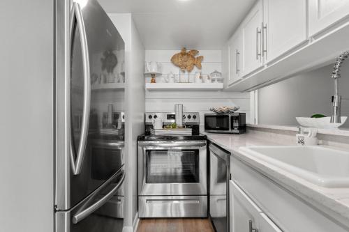 Beachfront Condo With Beautiful Sunset photo 20