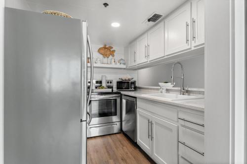 Beachfront Condo With Beautiful Sunset photo 23