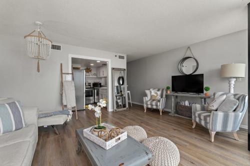 Beachfront Condo With Beautiful Sunset photo 6
