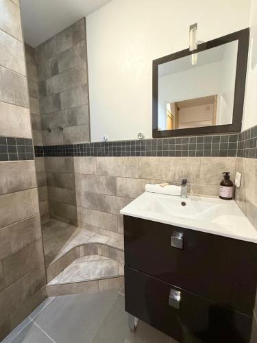 53 Anvers - 1 Bedroom - Saxe Gambetta