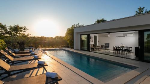 Villa Karbula by Villas Guide