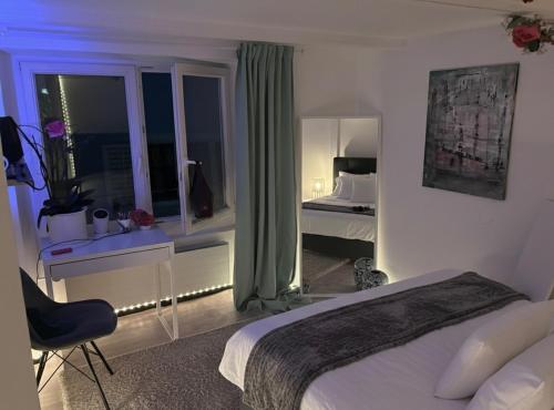 2 Rooms in Center of Zürich HB Station