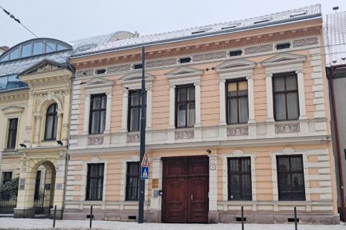 Historic Attic Apartment Bratislava Old Town
