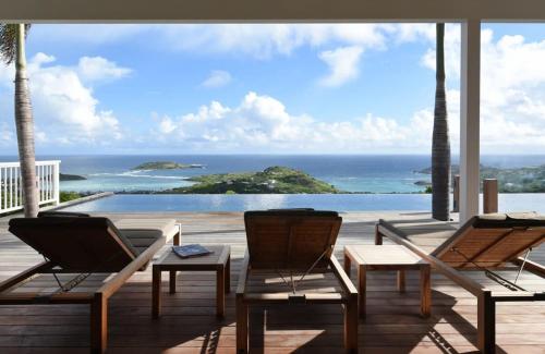 Tucked Into The Hills Villa with Panoramic Views
