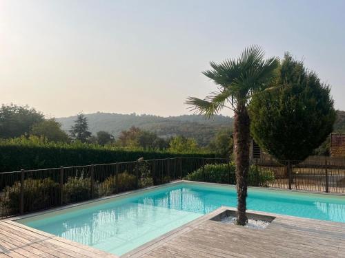 Vue sur la vallee - Maison pour 10 - Piscine