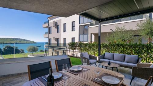 Apartment Megi by Villas Guide