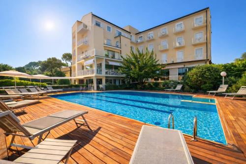 HOTEL TRIONFAL - Fronte Mare - Vicinissimi al Centro