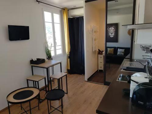 Studio lumineux, Centre ville, Palais Festivals