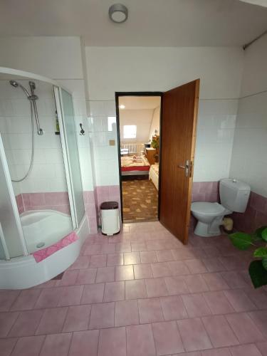 Bany a Hotel Avion