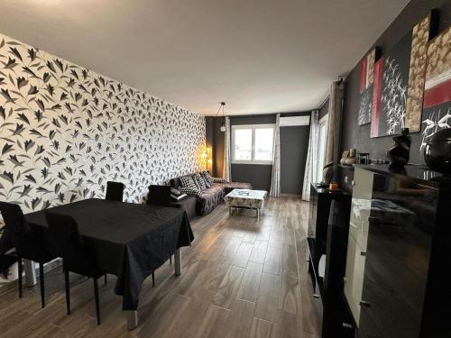 Precioso apartamento con piscina comunitaria AV-89