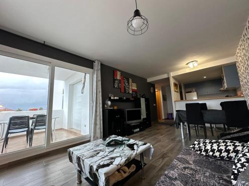 Precioso apartamento con piscina comunitaria AV-89