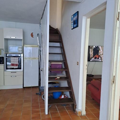 Kuhinja ili čajna kuhinja u objektu Montago