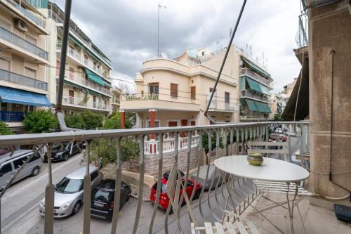Steps from the Heart of Zografou- 3 Guests by ΜΡS