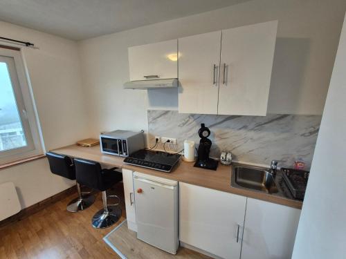 Cozy & quiet studio, comfortable, free parking