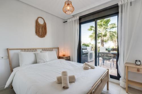 Charming 2BR Apartment l Sunsetgolf