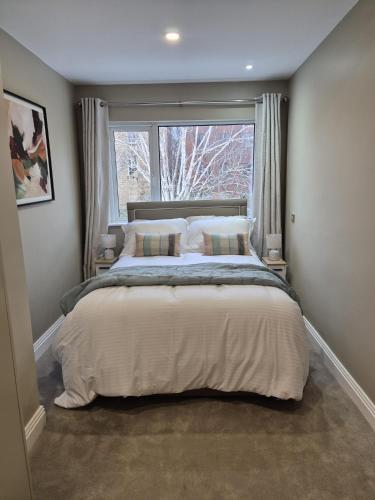 Foto Luxurious mews in central location 2