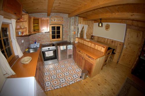 Kuchyň nebo kuchyňský kout v ubytování Tourist farm Samec