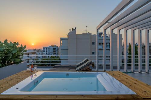 Jacuzzi Penthouse with sea view 5th floor