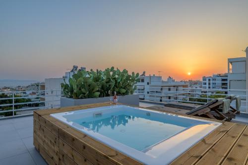 Jacuzzi Penthouse with sea view 5th floor
