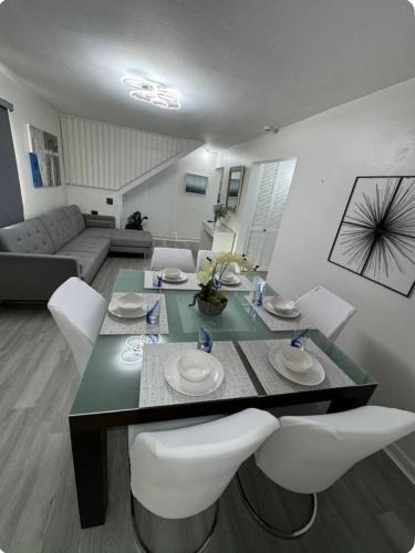 พื้นที่นั่งเล่นของ Shalex House