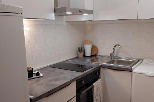 Apartments by the sea Barbat, Rab - 25103