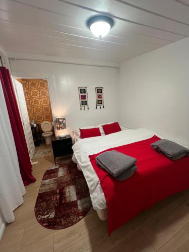 Gallery image of Naryn Guest House 3 in Los Angeles