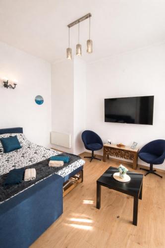 Stylish apartment, top center with private Sauna!