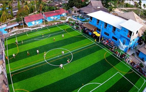 Εγκαταστάσεις για τένις ή/και σκουός στο Phangan Arena Hostel ή εκεί κοντά