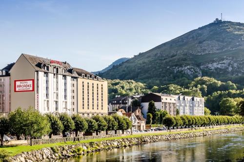 Gallery image of Hôtel Arcades in Lourdes