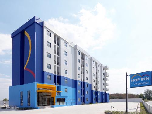 a rendering of a h inn hotel at HOP INN Chonburi Bowin in Ban Phan Sadet Nai