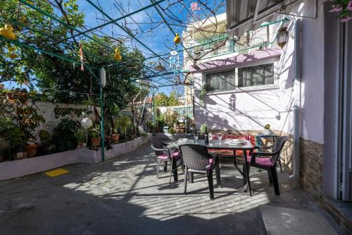 Kalamata home, Agia triada