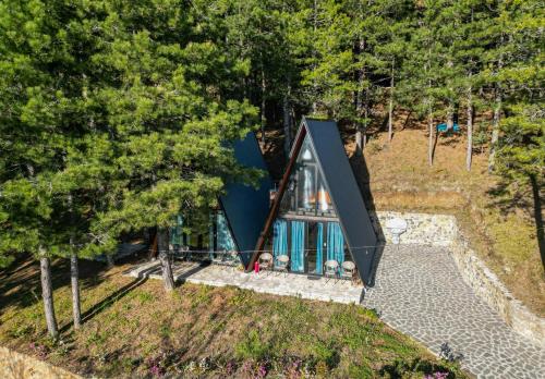 Golden Cabin 2 Gjinar by PikHost