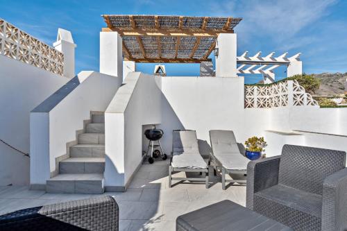Sea View Home with 3 Terraces near Burriana Beach