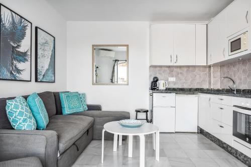 Sea View Home with 3 Terraces near Burriana Beach