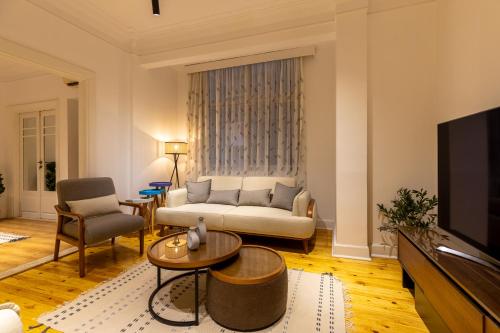 Zamalek Apartment Stylish Top-notch 2BR - Apt11