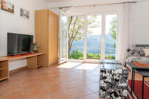 Pretty 2BDR apartment with terrace, with 2 bathrooms, 41