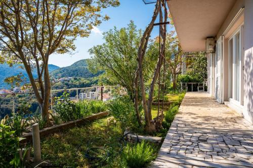 Pretty 2BDR apartment with terrace, with 2 bathrooms, 41