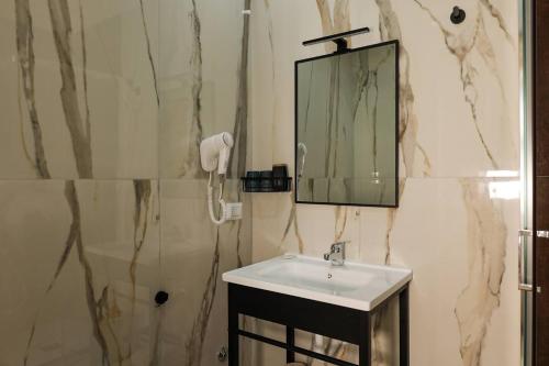 Napoli Station Rooms