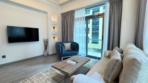 1BDR Centrally Located Fully Equipped Kitchen