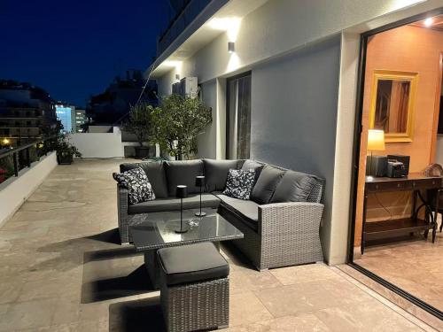 Athens Neos Kosmos penthouse, sea and city view