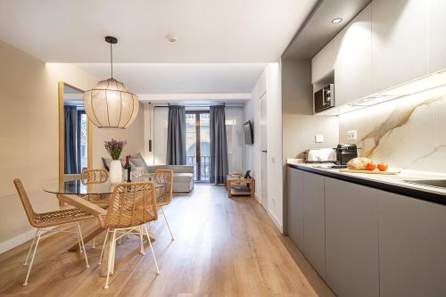 Happy Apartments